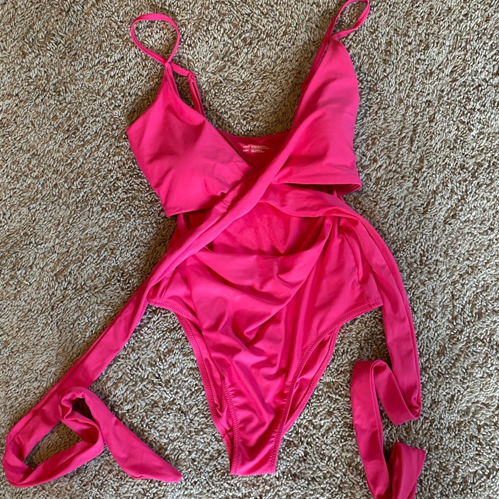 Aerie Wrap Full Coverage One Piece Swimsuit 🩷